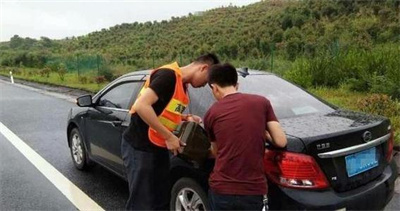 洛浦永福道路救援